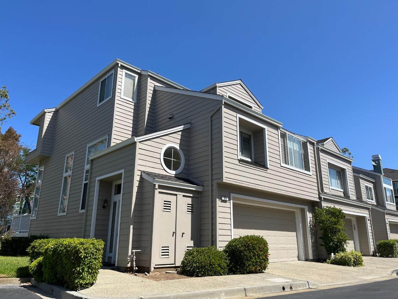 828 Columbia Circle - Photo 1
