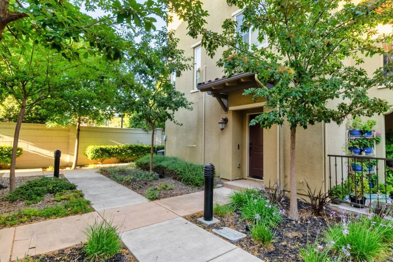 545 Holthouse Terrace - Photo 1