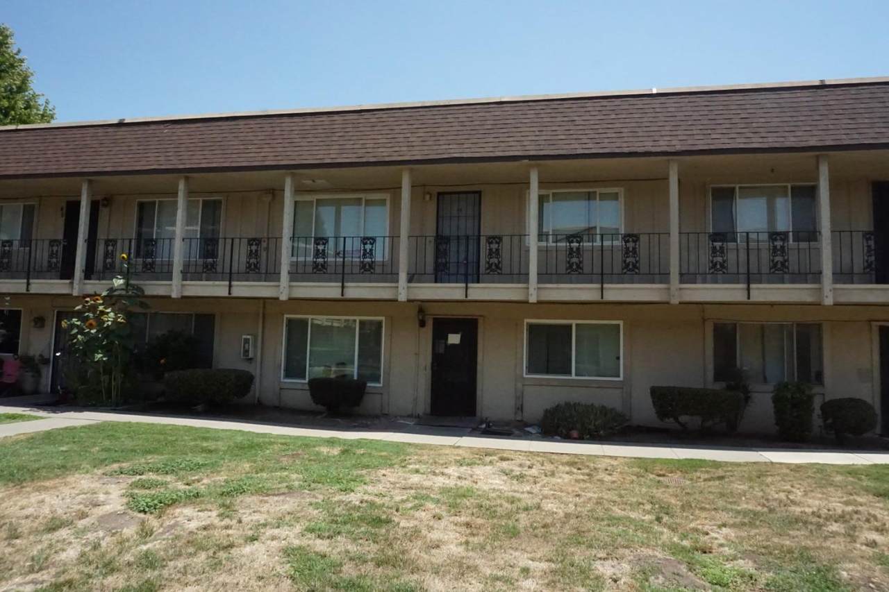 2420 Oxford Way - Photo 1