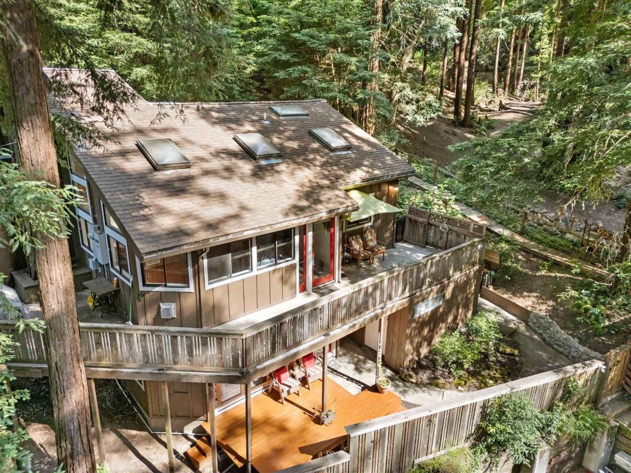 483 Echo Lane - Photo 1