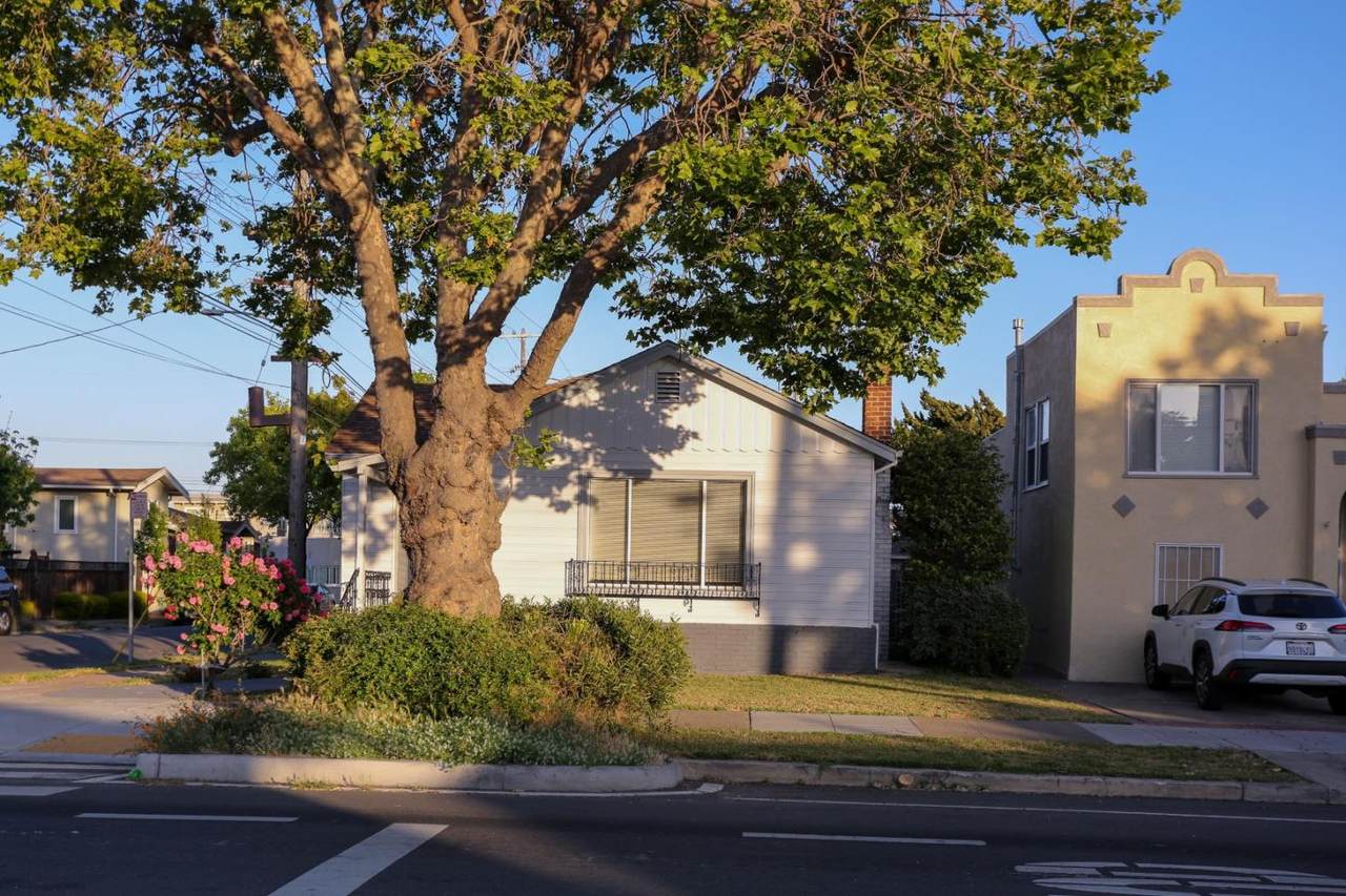 2570 Havenscourt Boulevard - Photo 1