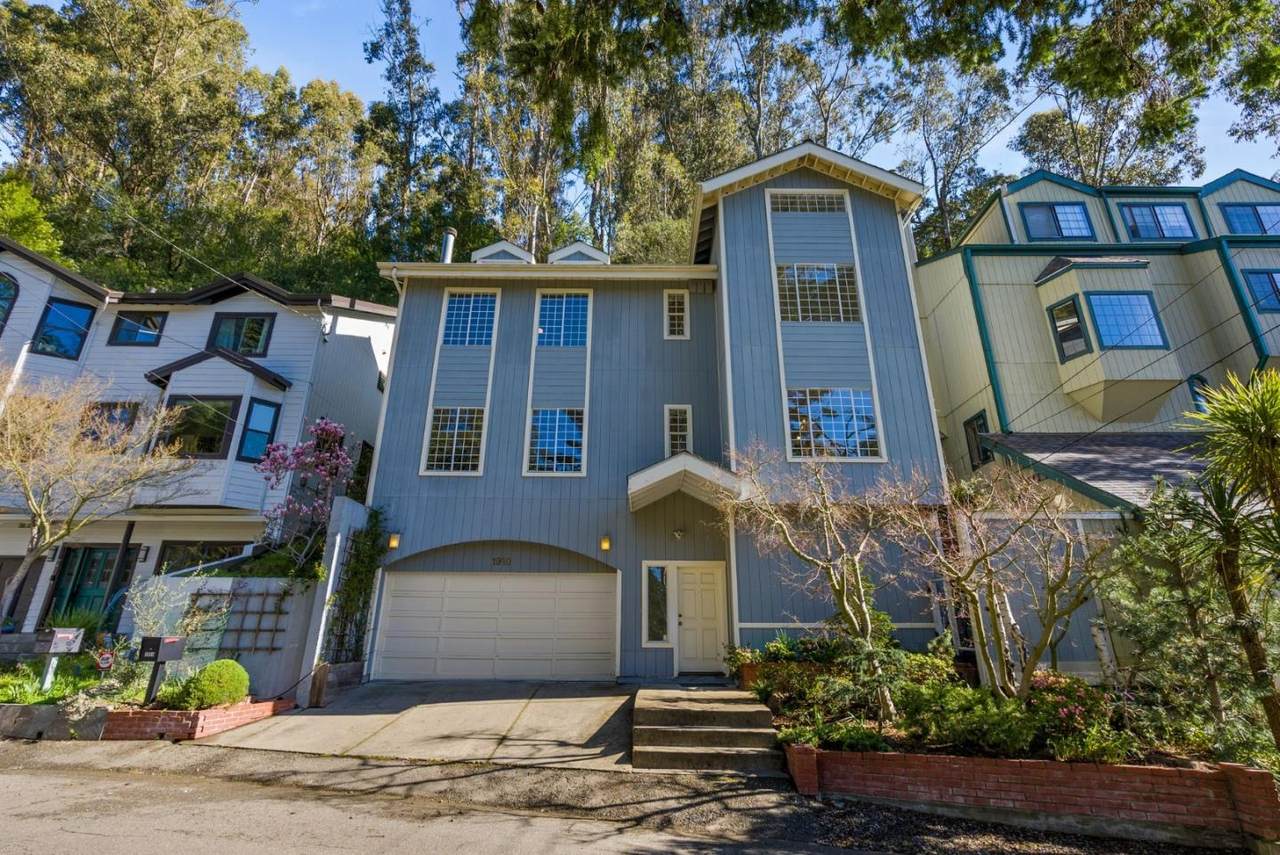 1910 Arrowhead Drive - Photo 1