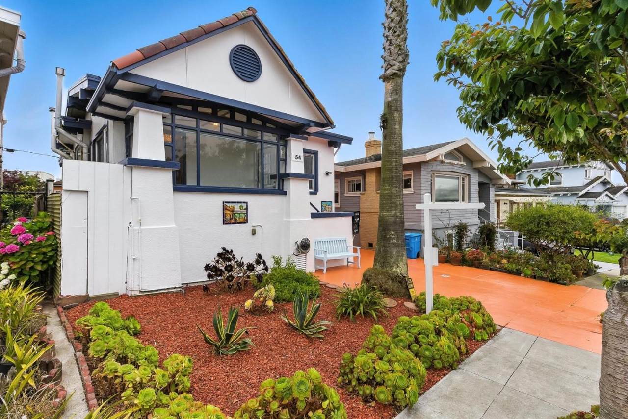 52-54 Eastwood Drive - Photo 1