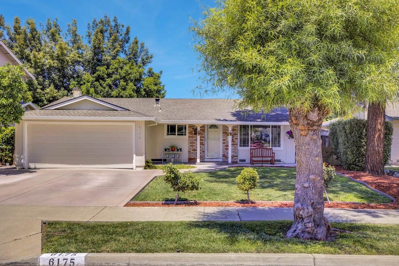 6175 Oneida Drive - Photo 1