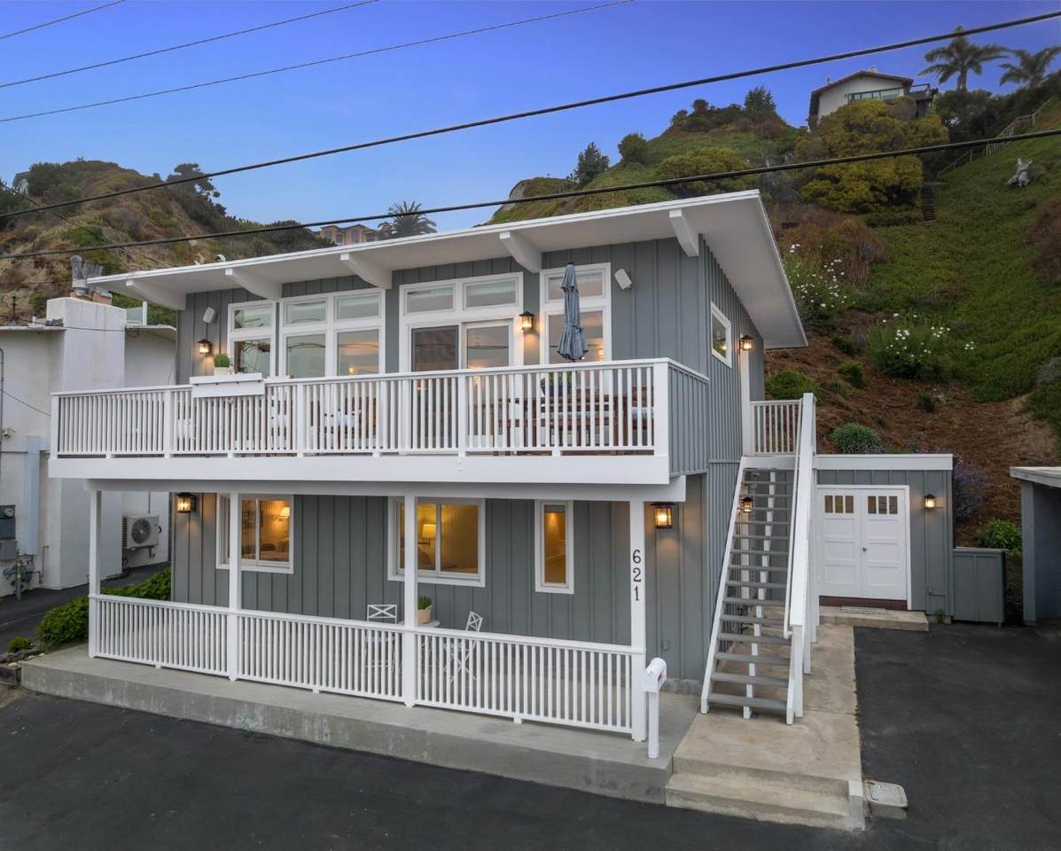 621 Beach Drive - Photo 1
