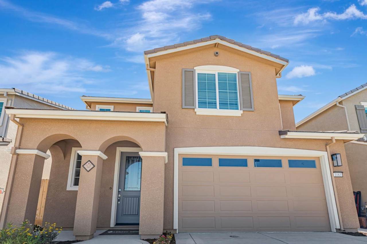 1143 Coyote Peak Way - Photo 1