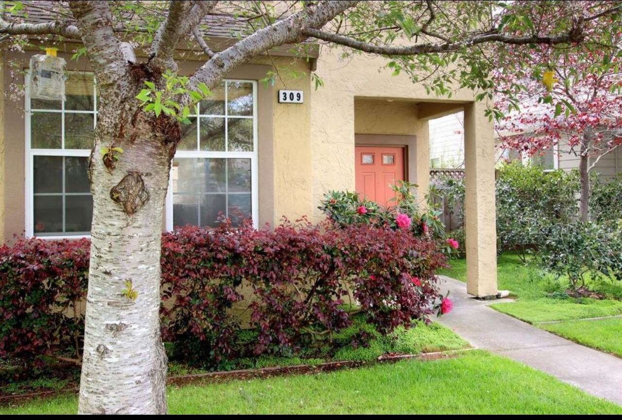 309 Village Circle - Photo 1