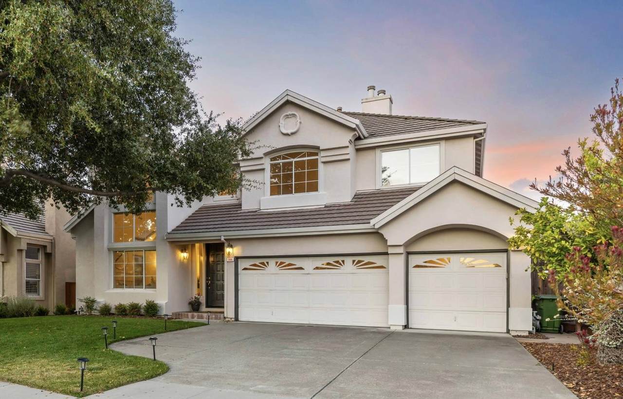 904 Capri Drive - Photo 1