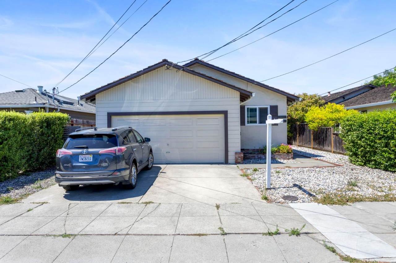 944 Valota Road - Photo 1