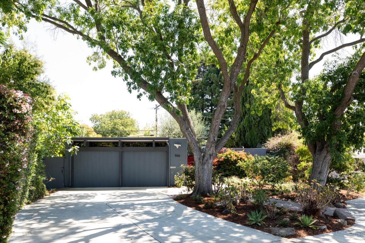 966 El Cajon Way - Photo 1
