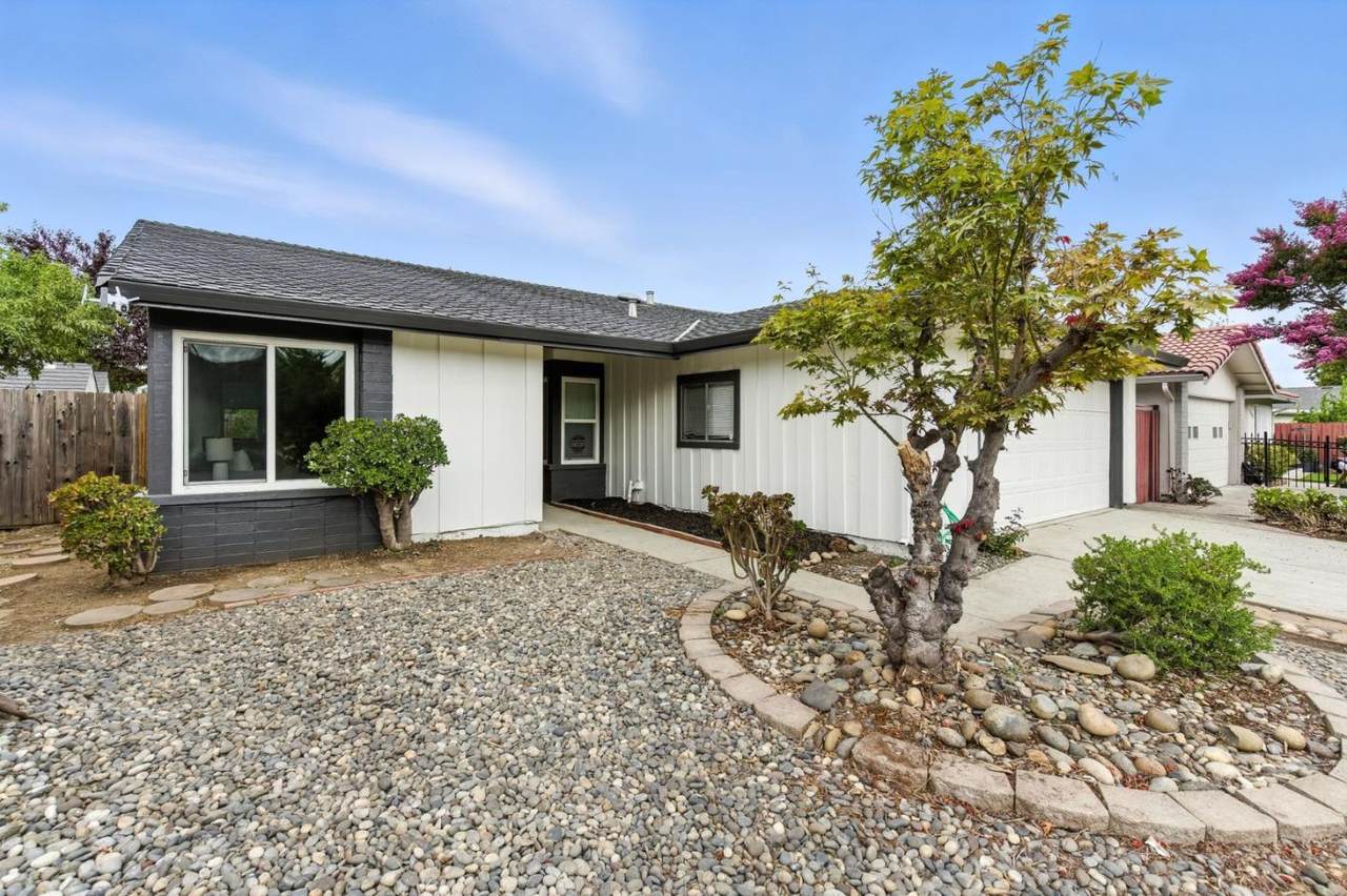 2436 Renfield Way - Photo 1