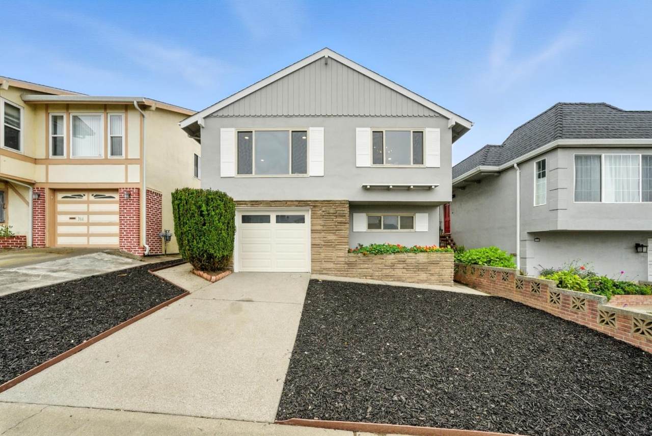 362 Lakeshire Drive - Photo 1