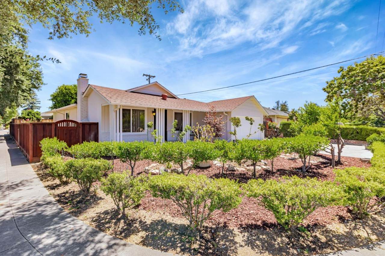 402 Mary Avenue - Photo 1