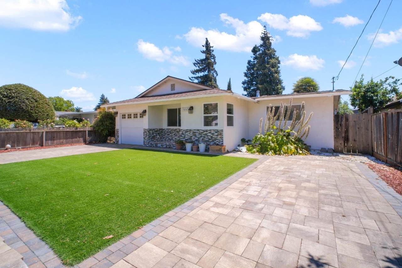 35563 Linda Drive - Photo 1