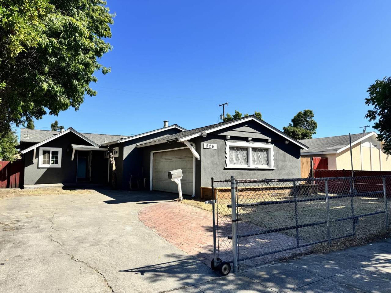 526 Sheridan Place - Photo 1