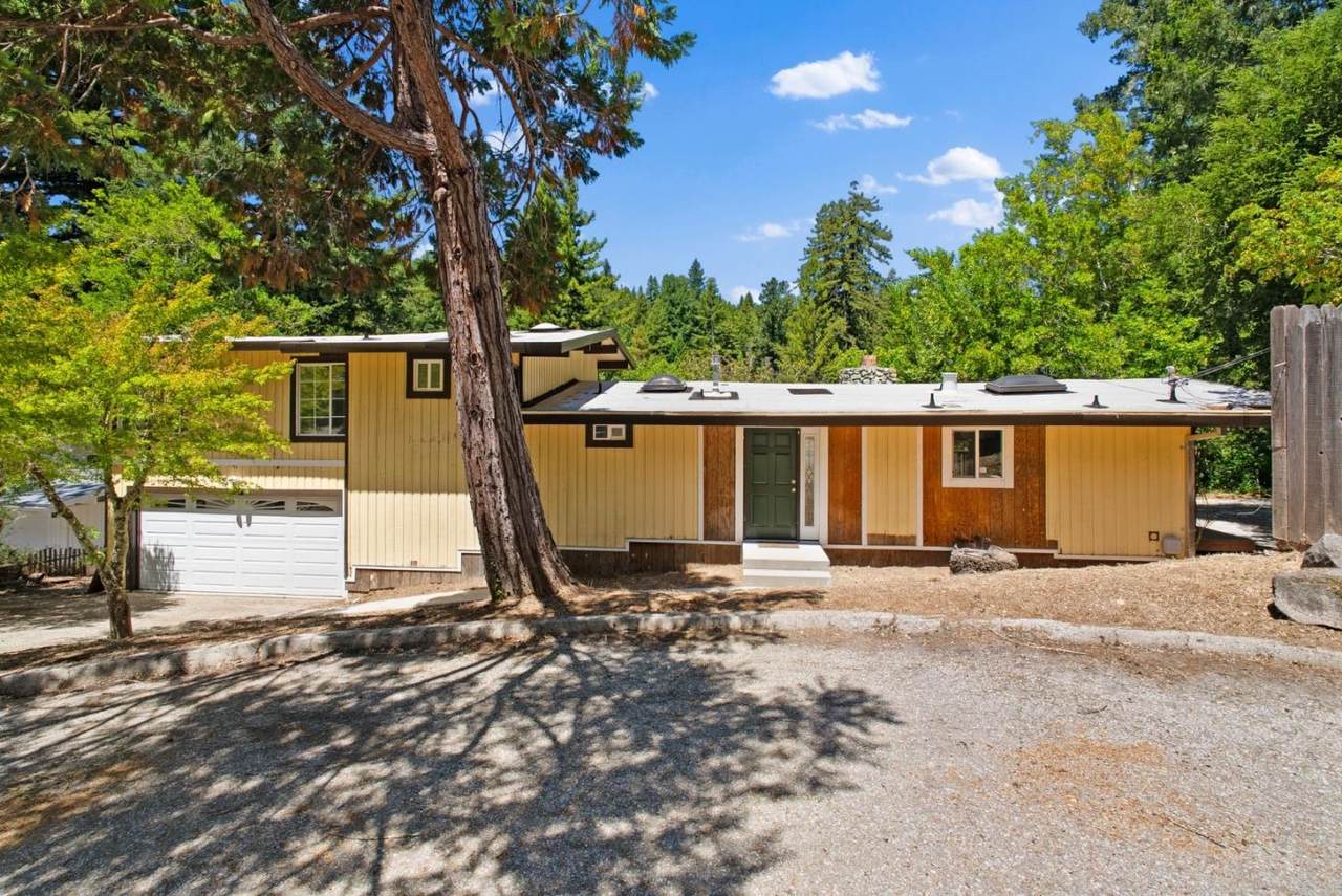 15965 Forest Hill Drive - Photo 1