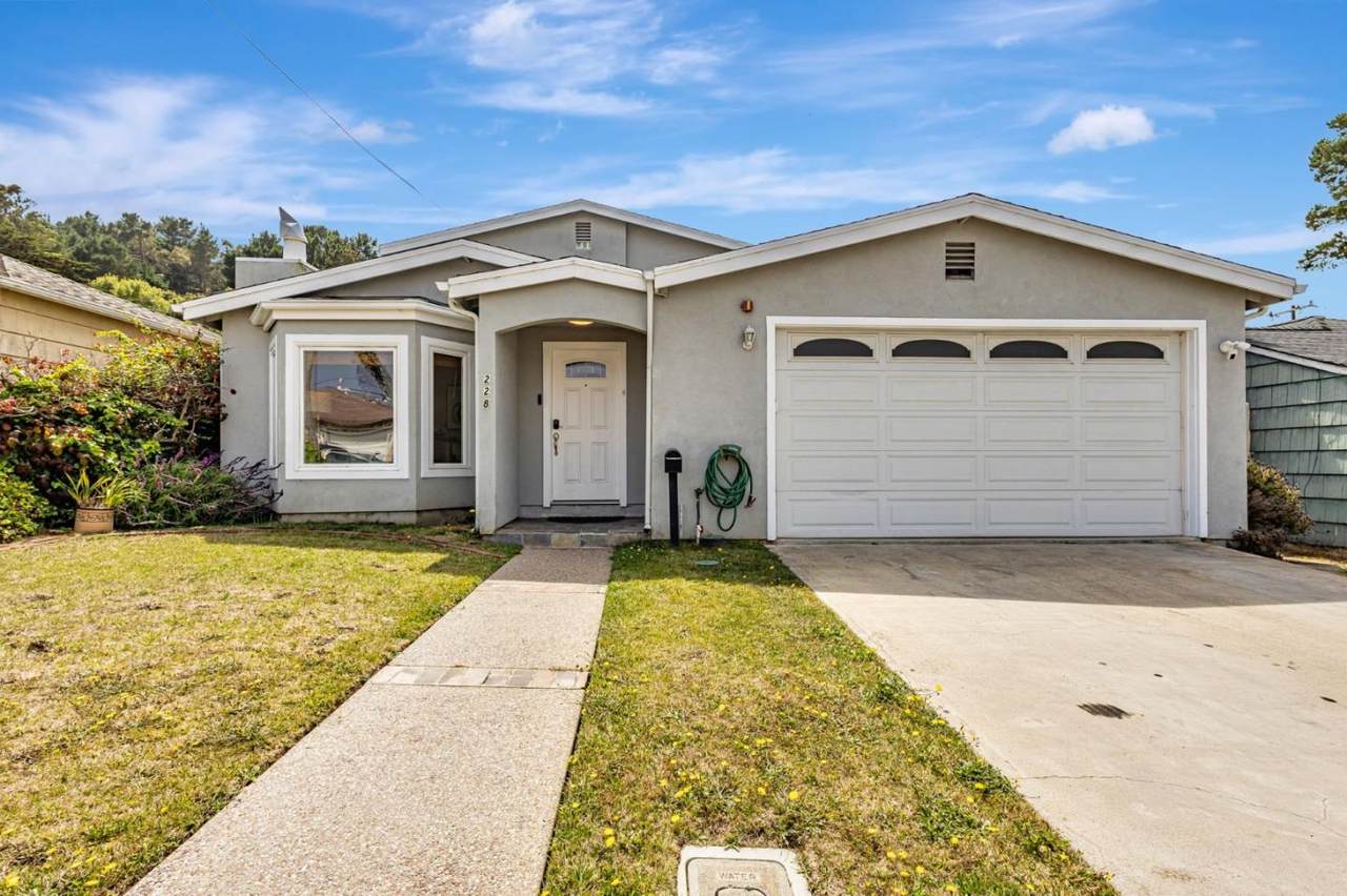 228 Clifden Drive - Photo 1