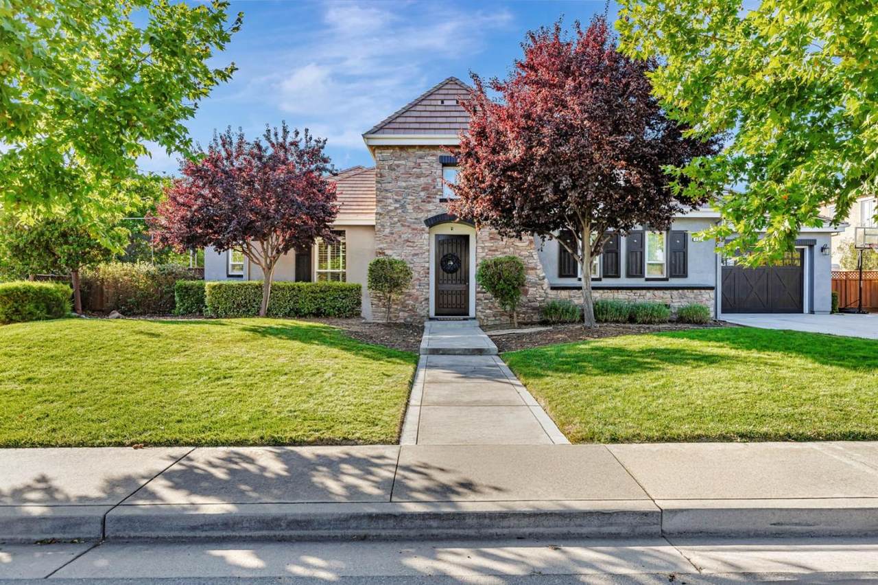 325 Peebles Avenue - Photo 1