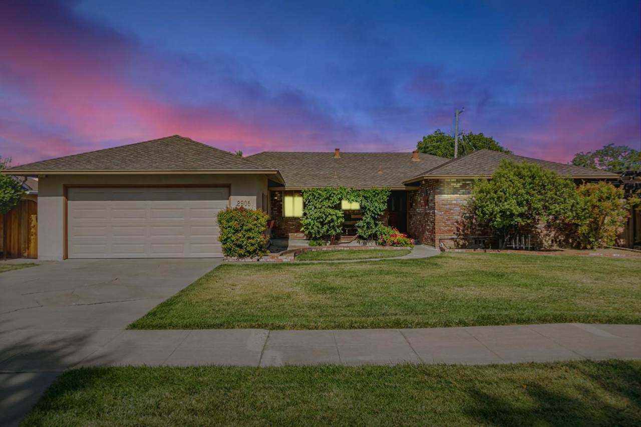 2905 Cambridge Drive - Photo 1