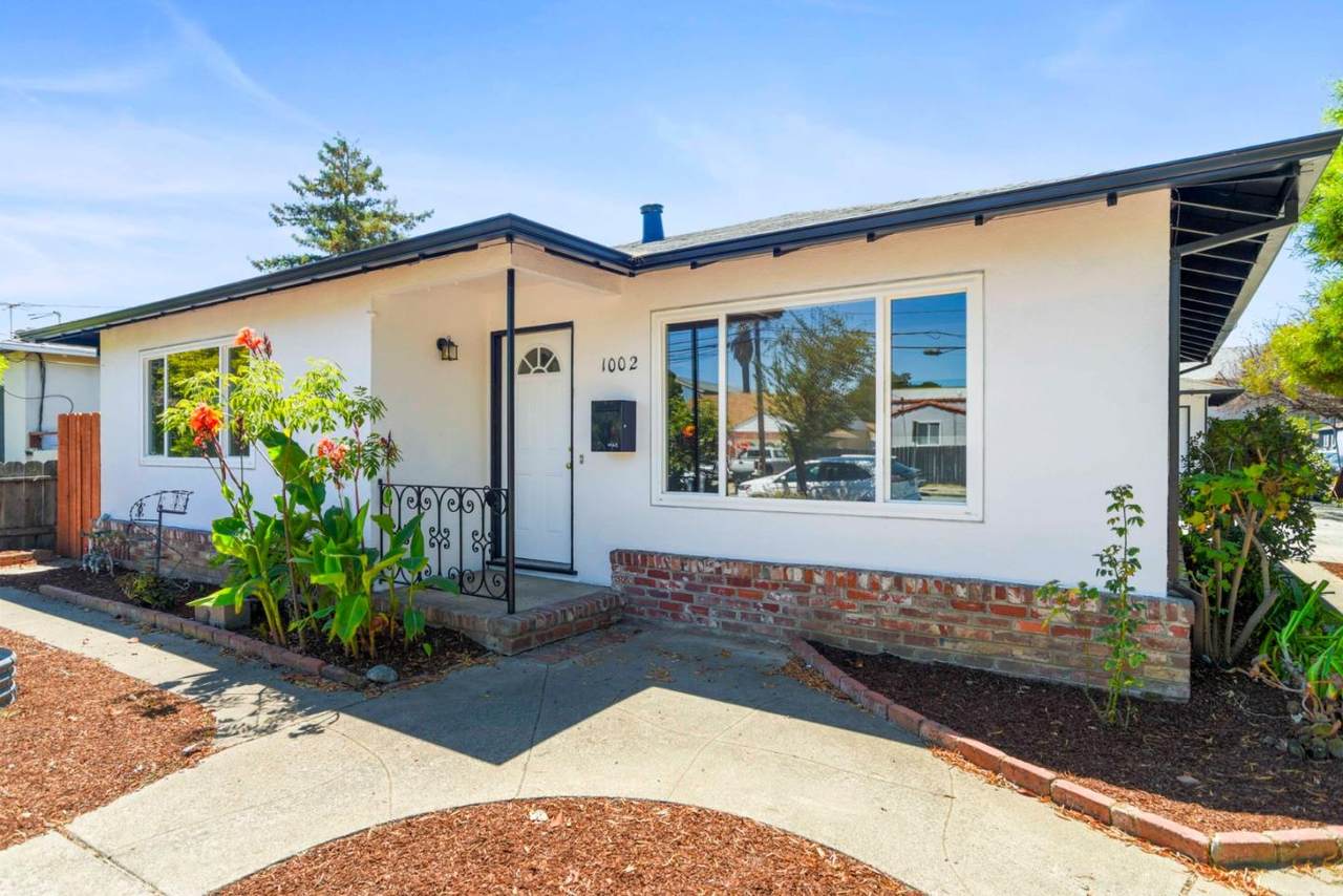 1002 Delaware Street - Photo 1