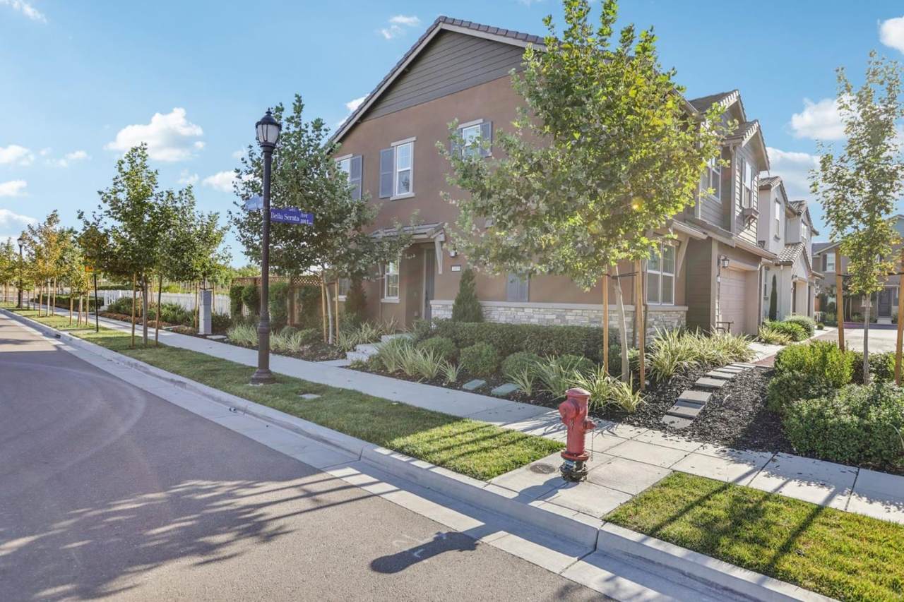 1403 Tradition Street - Photo 1