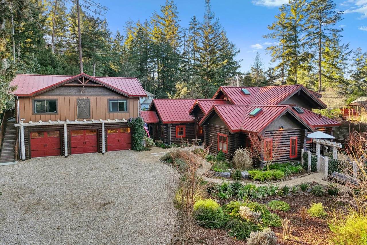 44 Pine Avenue - Photo 1