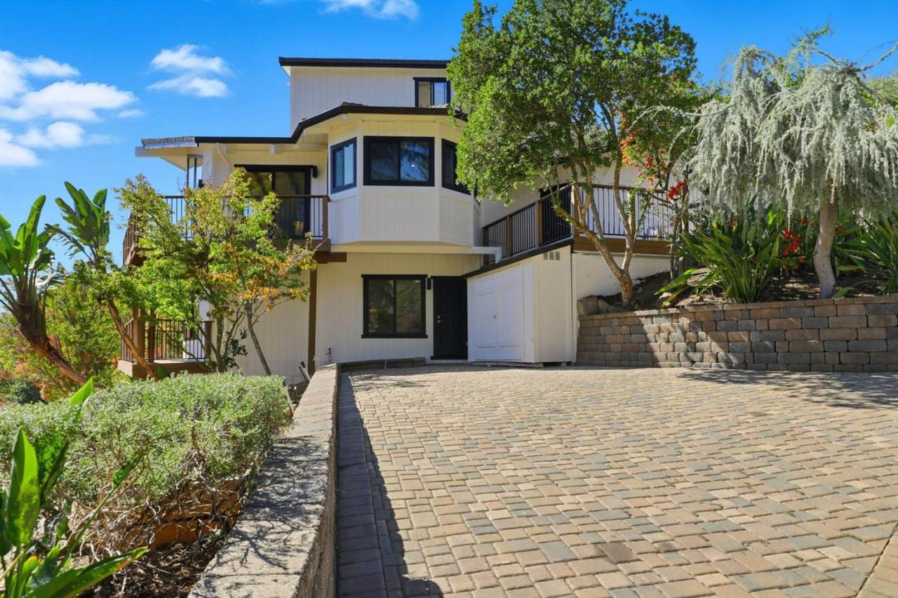 16955 Oakridge Lane - Photo 1