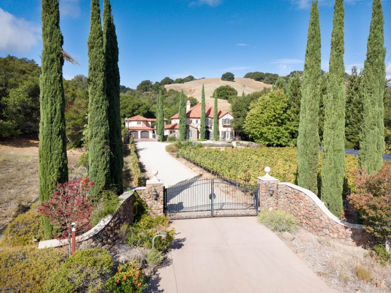 5371 Stonehurst Drive - Photo 1