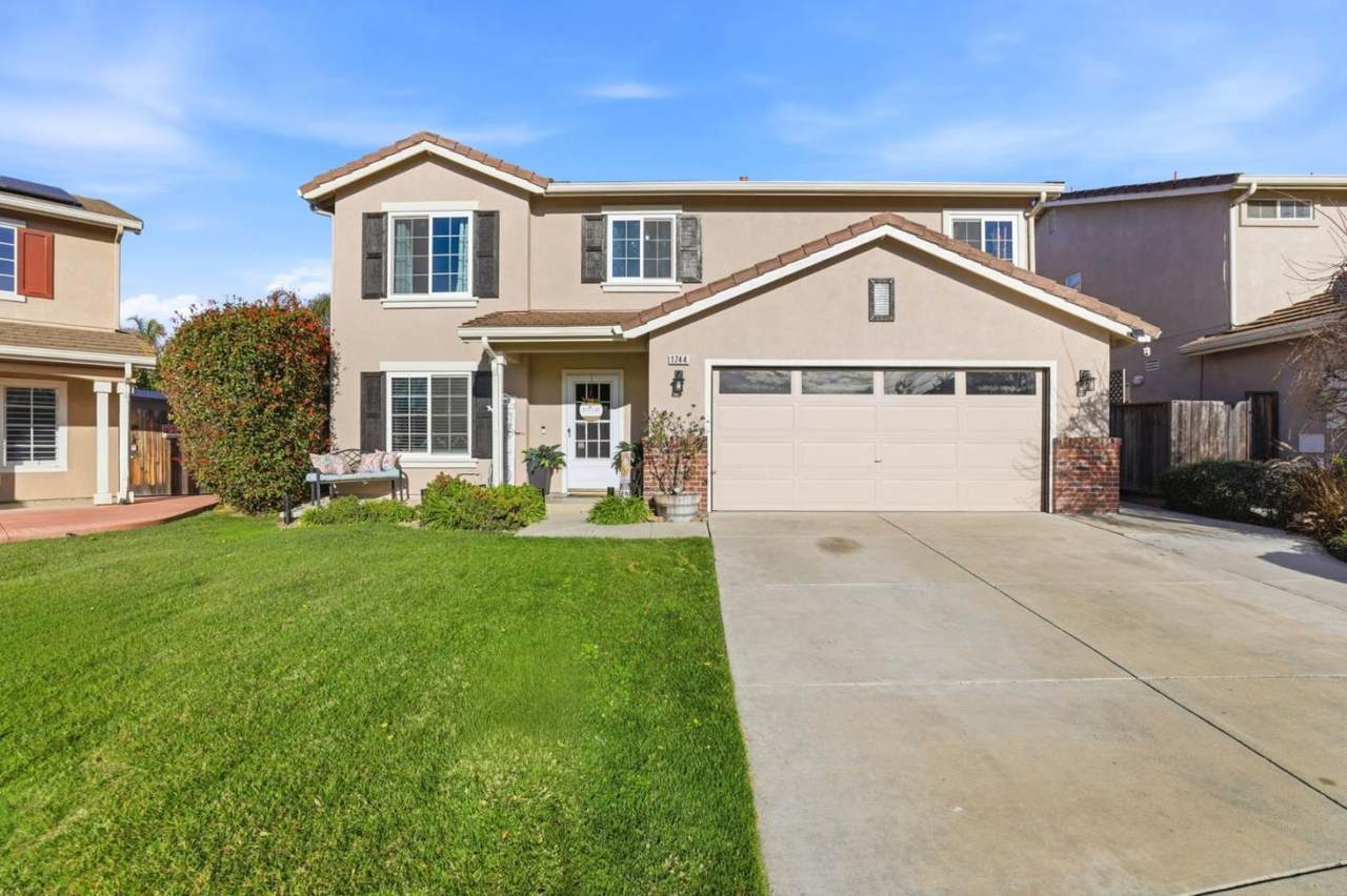 1744 Brentwood Court - Photo 1