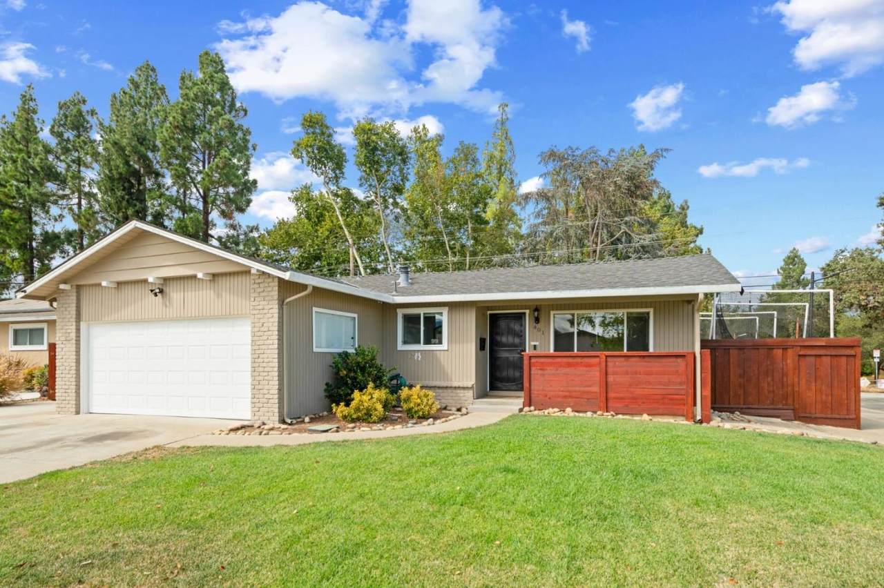 401 Arnold Drive - Photo 1