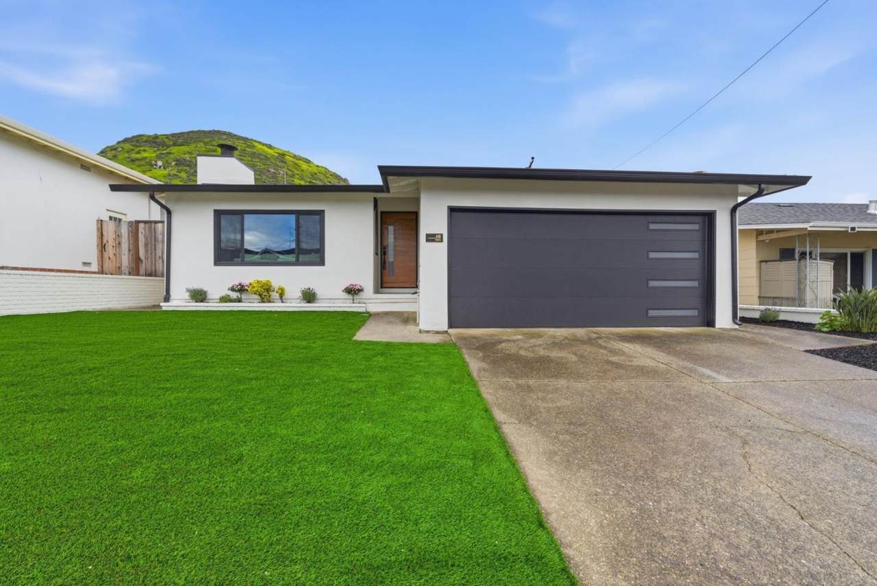 466 Holly Avenue - Photo 1