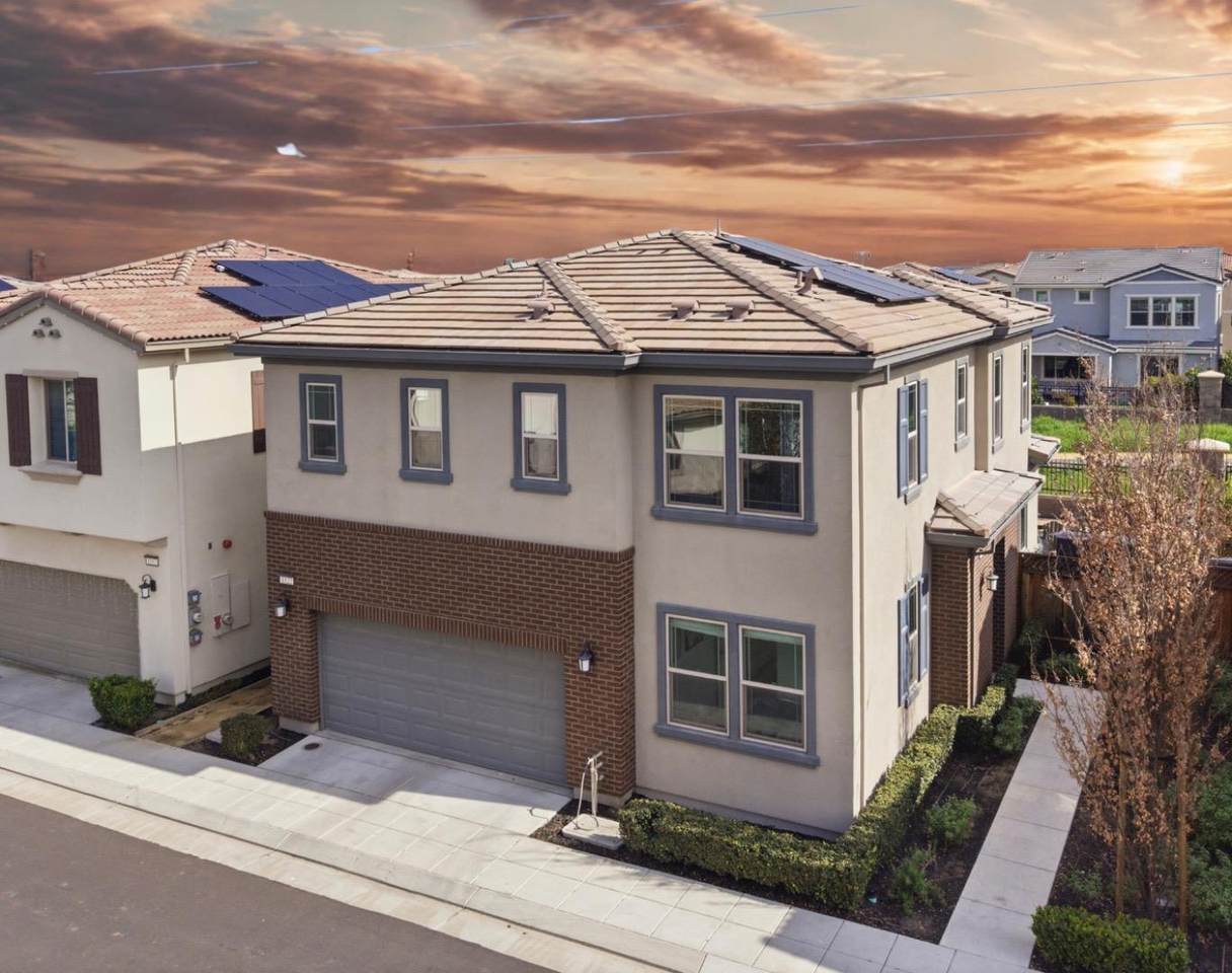 1122 Morning Glory Drive - Photo 1