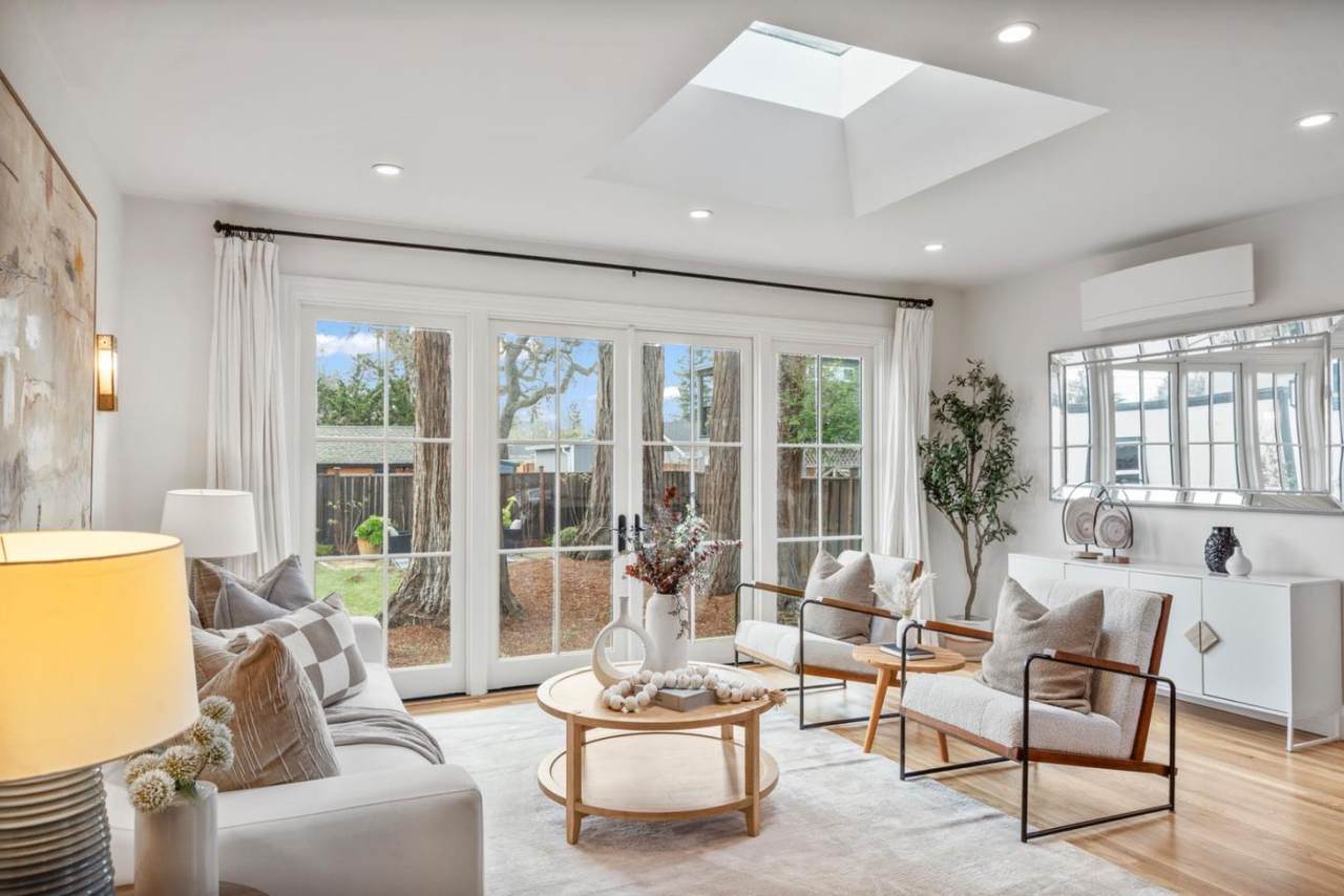 911 Vera Avenue - Photo 1