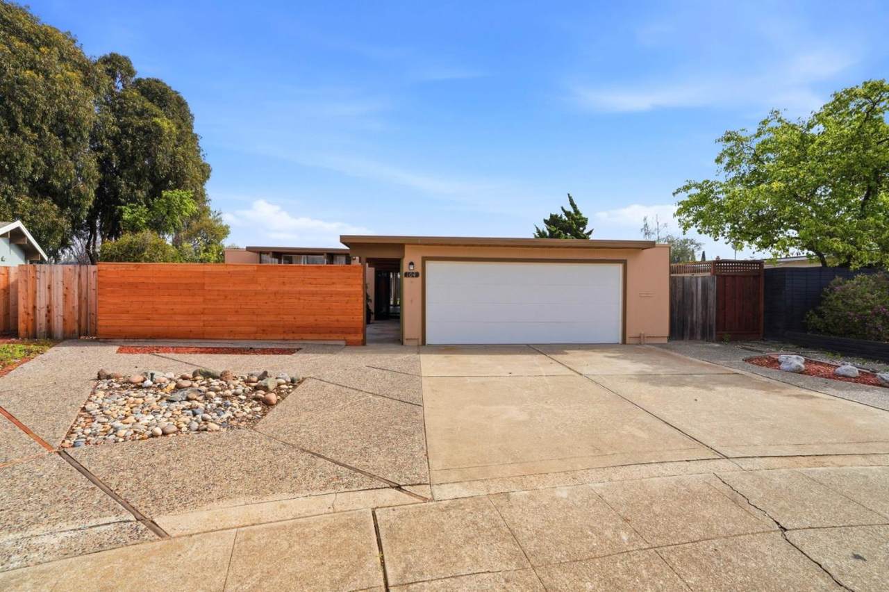 104 Eliza Court - Photo 1