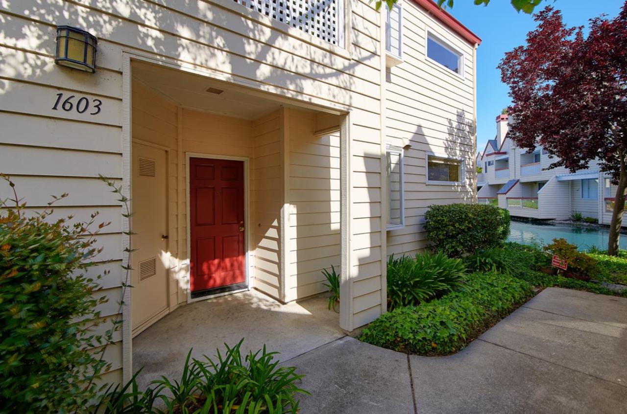 1603 Chelsea Way - Photo 1