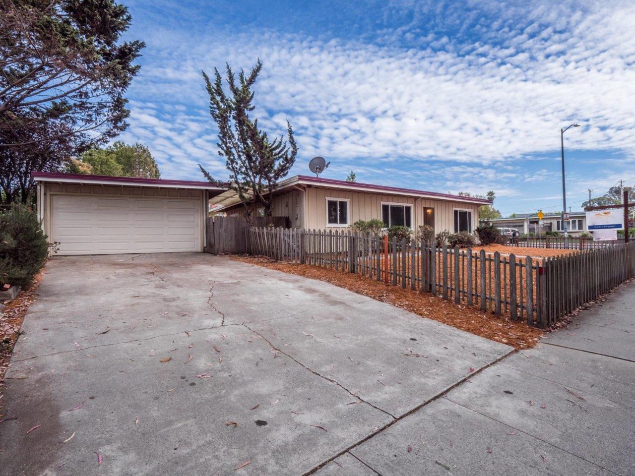 128 Western Court - Photo 1