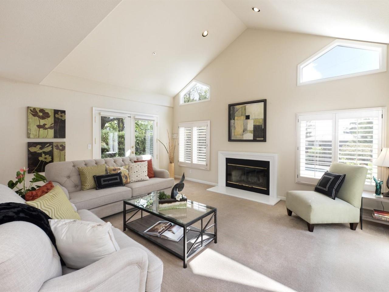 415 Summit Drive - Photo 1