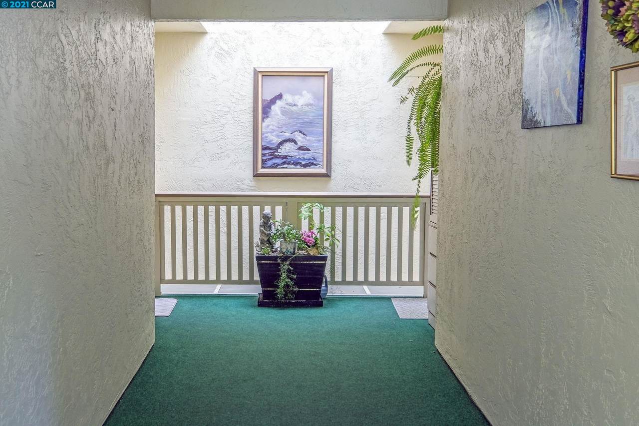 1349 Ptarmigan Dr - Photo 1