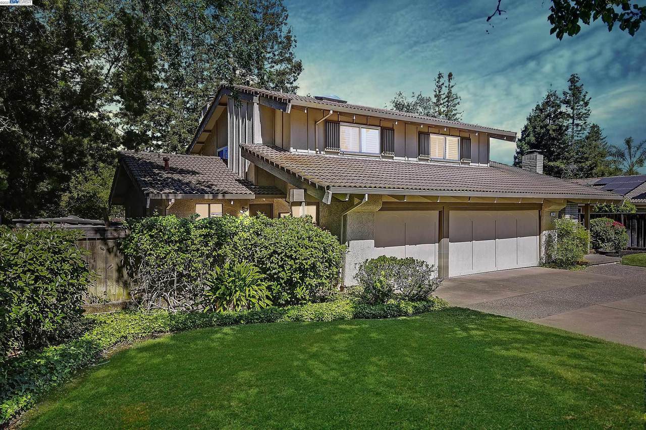 743 Gate Pl - Photo 1