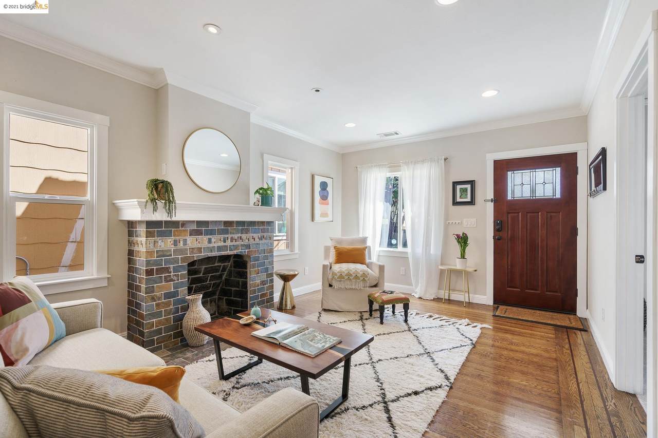 1635 9Th Ave - Photo 1