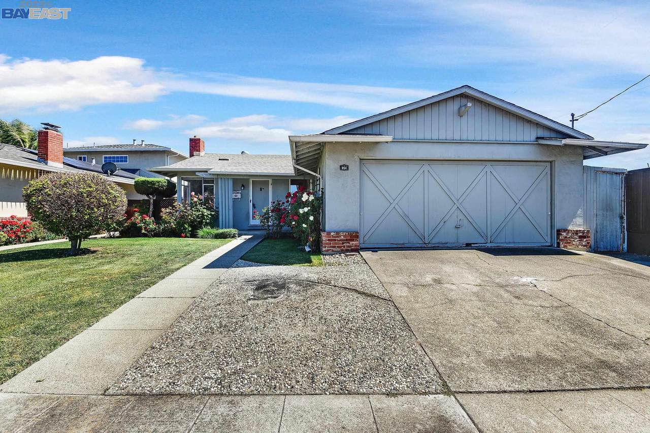 654 Rossmore - Photo 1