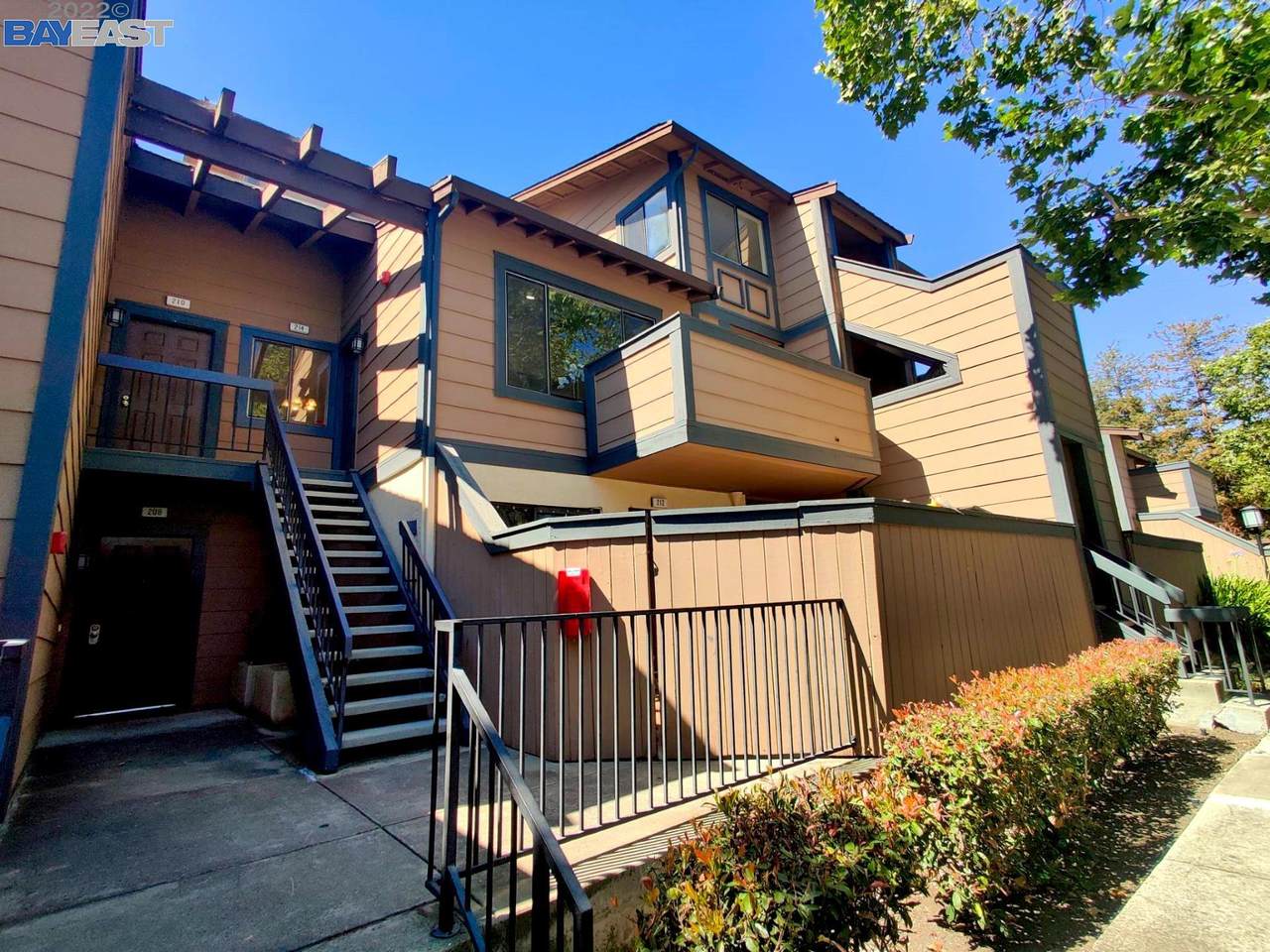 214 Warren Cmn - Photo 1