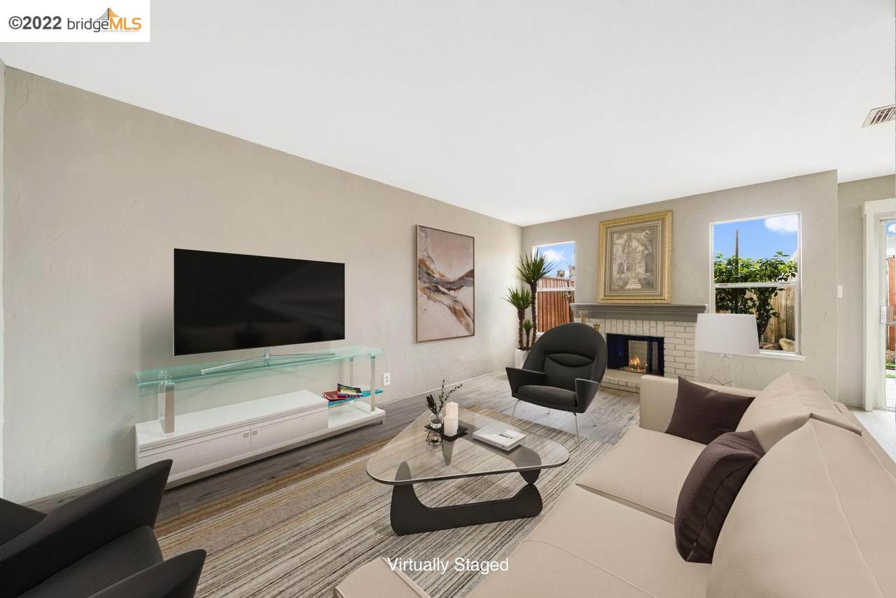 20903 Locust St. - Photo 1