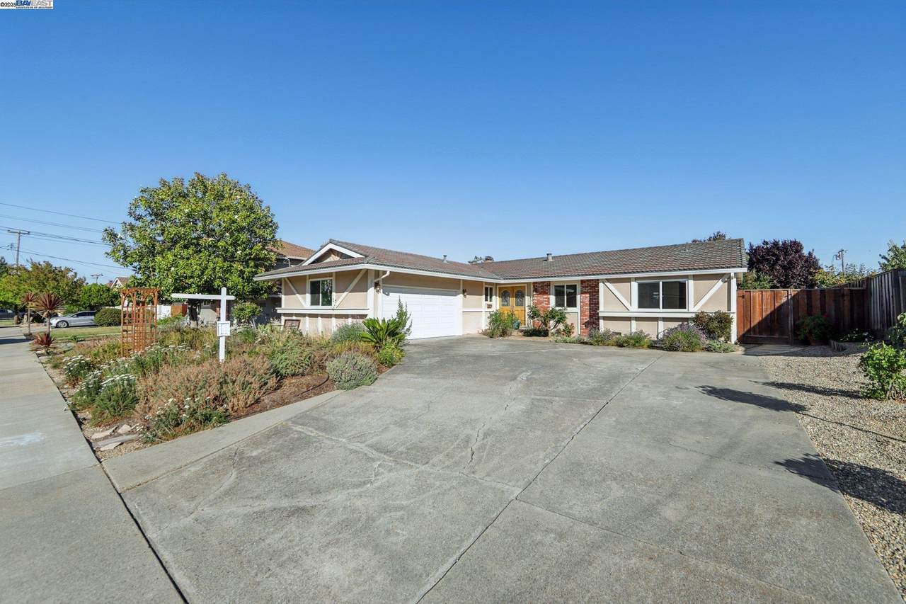 137 Cassandra Pl - Photo 1