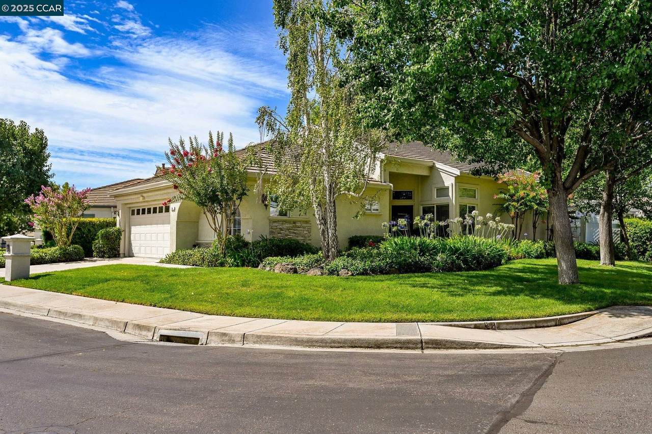 95 Goldspur Way - Photo 1