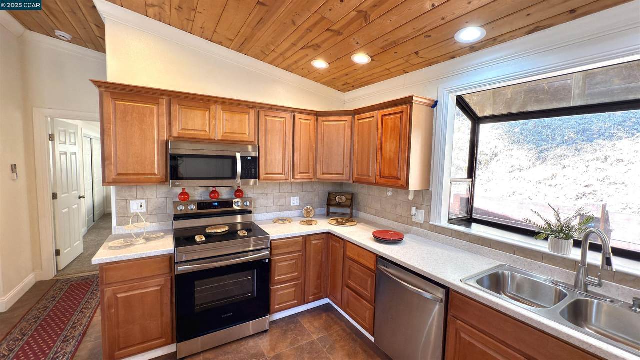 5935 Sunrise Ct - Photo 1