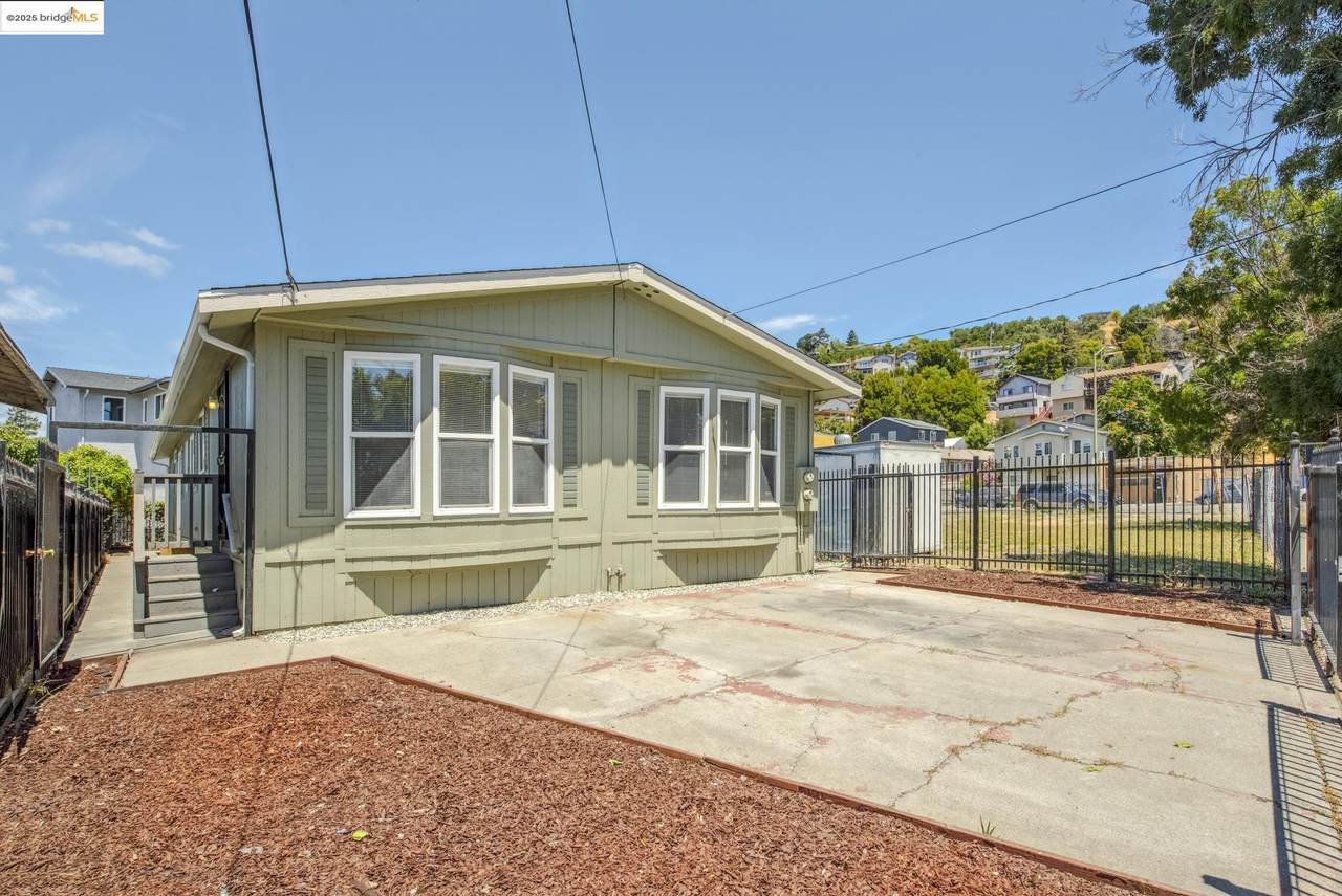 2455 89Th Ave - Photo 1
