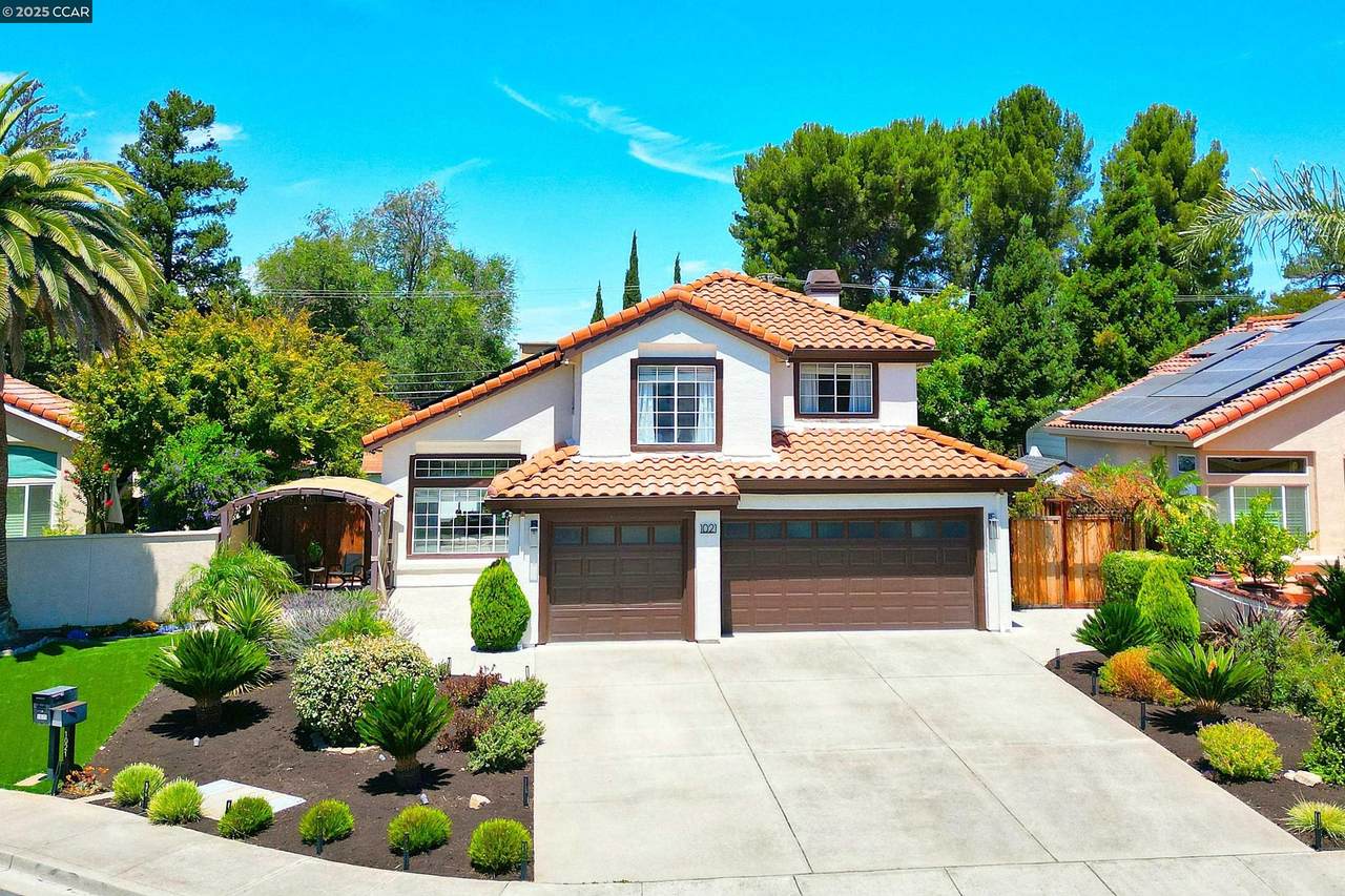 1021 Montclair Court - Photo 1