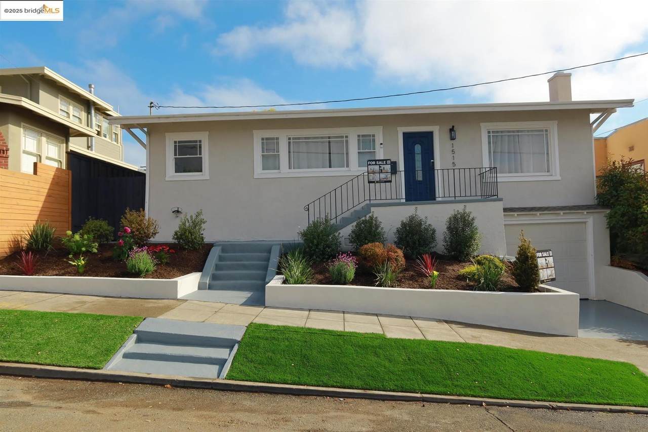 1515 Hampel St - Photo 1