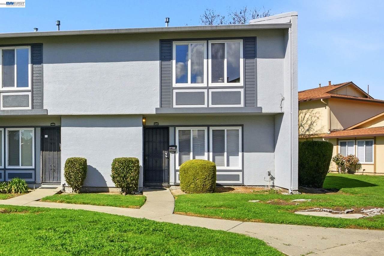 34597 Bluestone Cmn - Photo 1